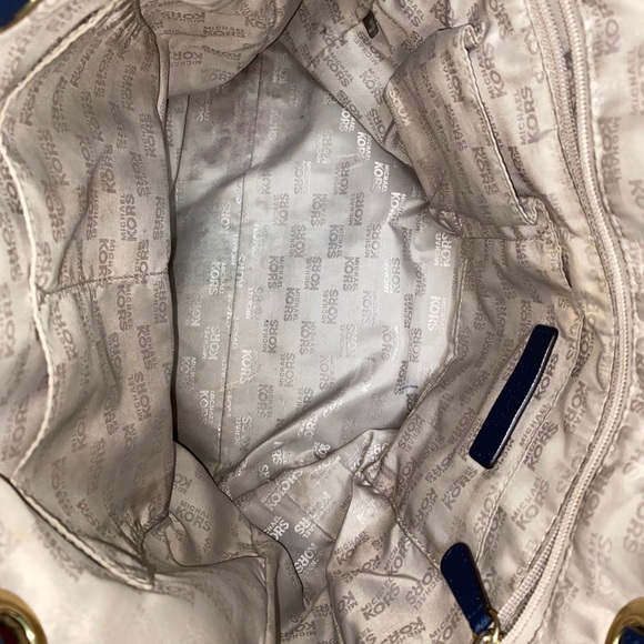 Purse - Picture 2 of 2